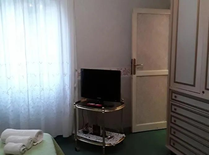 Bed & Breakfast Ambrabed Station 3*